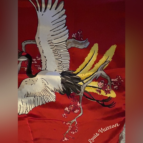 Authentic Louis Vuitton silk scarf. Absolutely gorgeous. - Picture 6 of 16